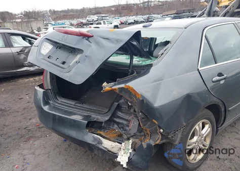 2006 Honda Accord 2.4 Ex z USA, uszkodzony, nr VIN 1HGCM568X6A112711